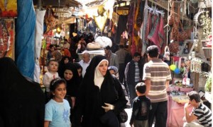 Iranians crowd the Emam Zadeh Davod baza