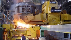 A view of the Mobarakeh Steel Mill, situated 75 kilometers (46 miles) southwest of the city of Isfahan, central Iran (file photo)