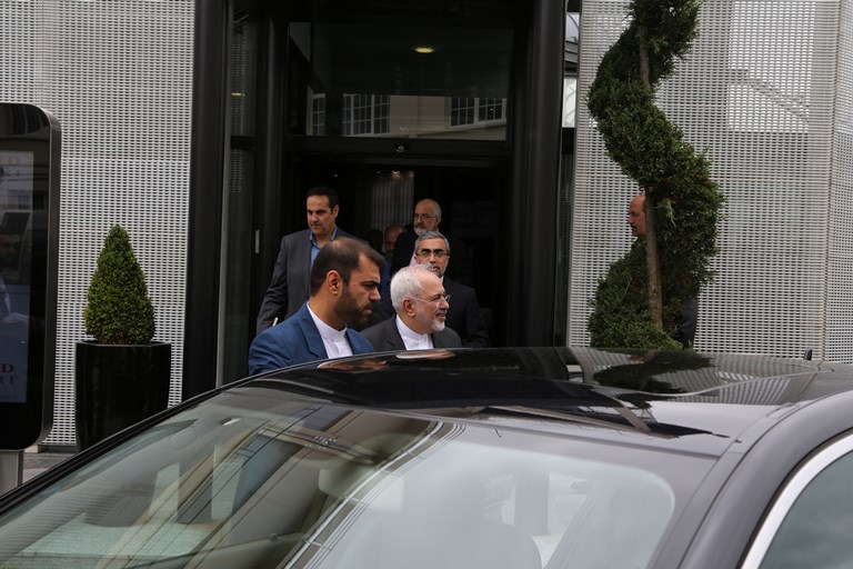 Zarif in Paris (13)