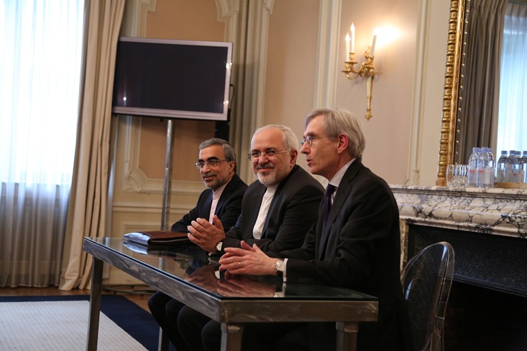 Zarif in Paris (17)