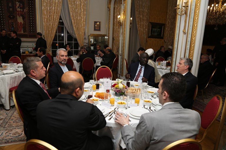 Zarif in Paris (2)